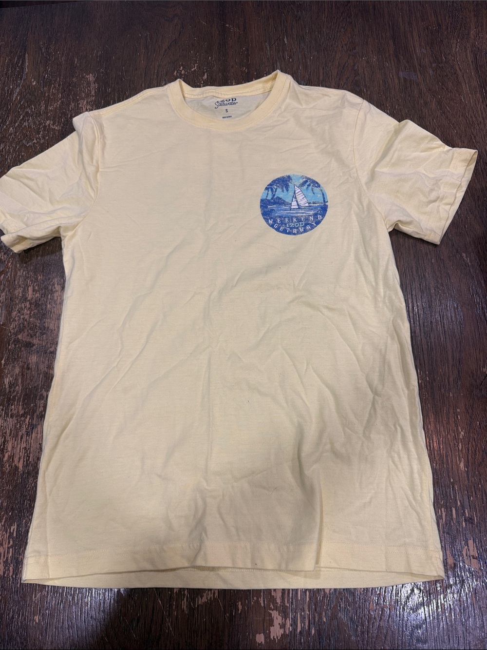 Izod Pale Yellow Short-Sleeve Tee with Blue Sailboat Graphic